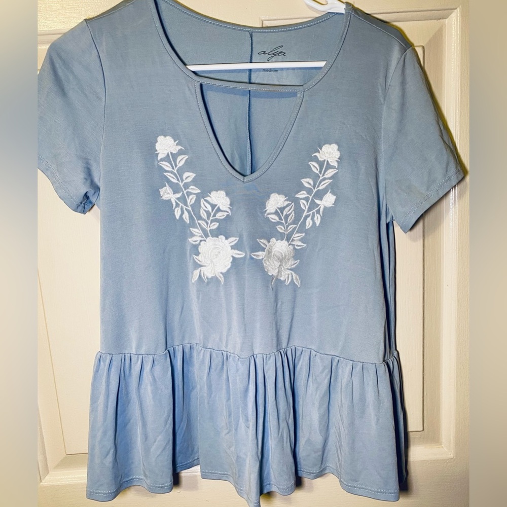 Alya Lilac Floral Embroidered Cutout V Necn‎ Peplum Blouse Top M, See Pics